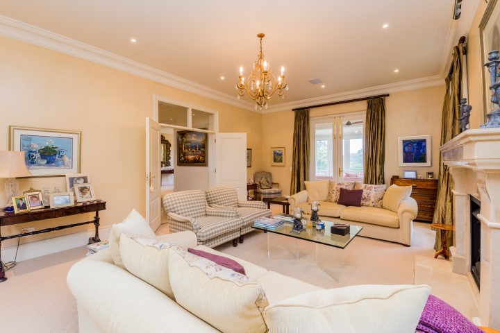 5 Bedroom Property for Sale in Constantia Western Cape